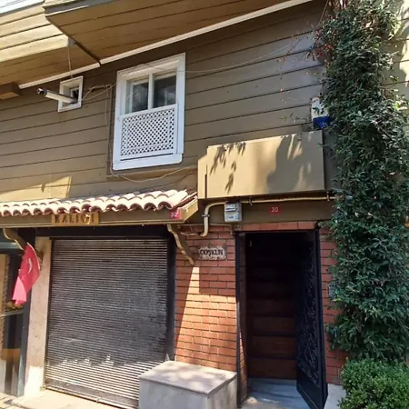 科斯郡酒店 *